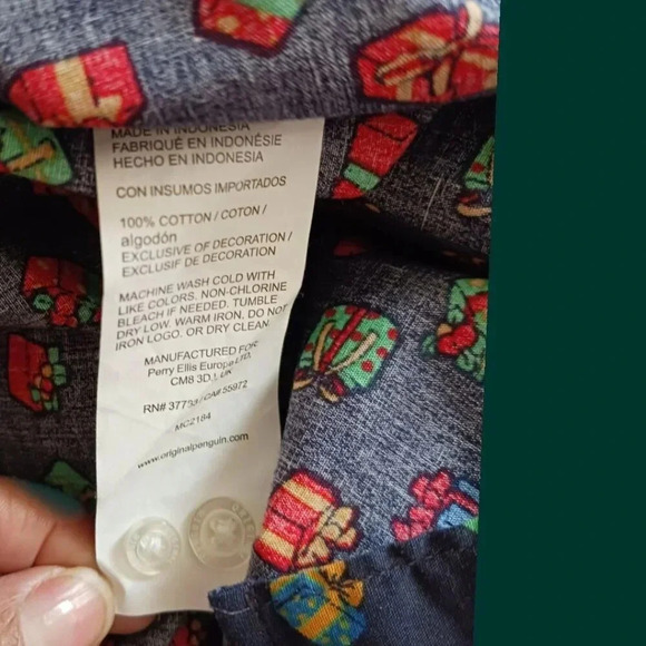 Original Penguin Short Sleeve Button-Up Shirt Gift Print size medium navy blue - Picture 11 of 16